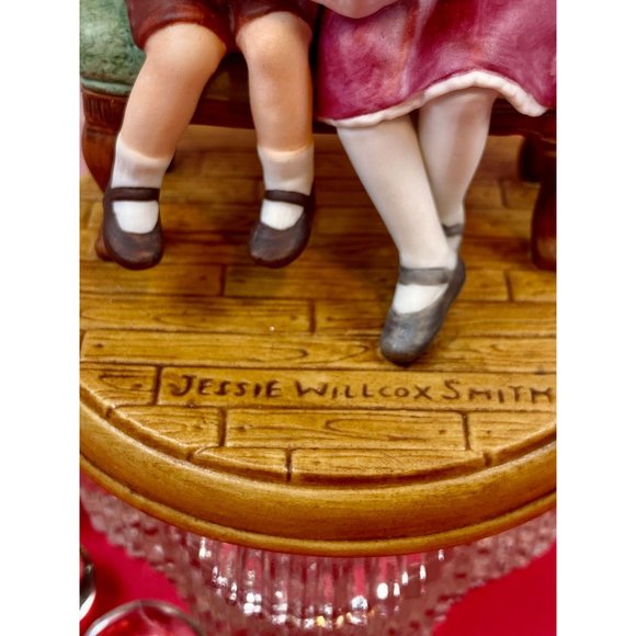 Avon Be My Valentine figurine, by Jessie Wilcox Smith collection, so cute - Picture 8 of 17